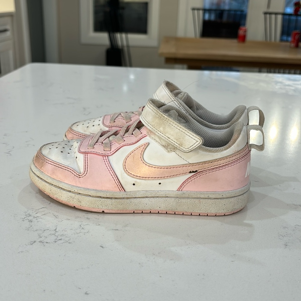 Girls Nike 12